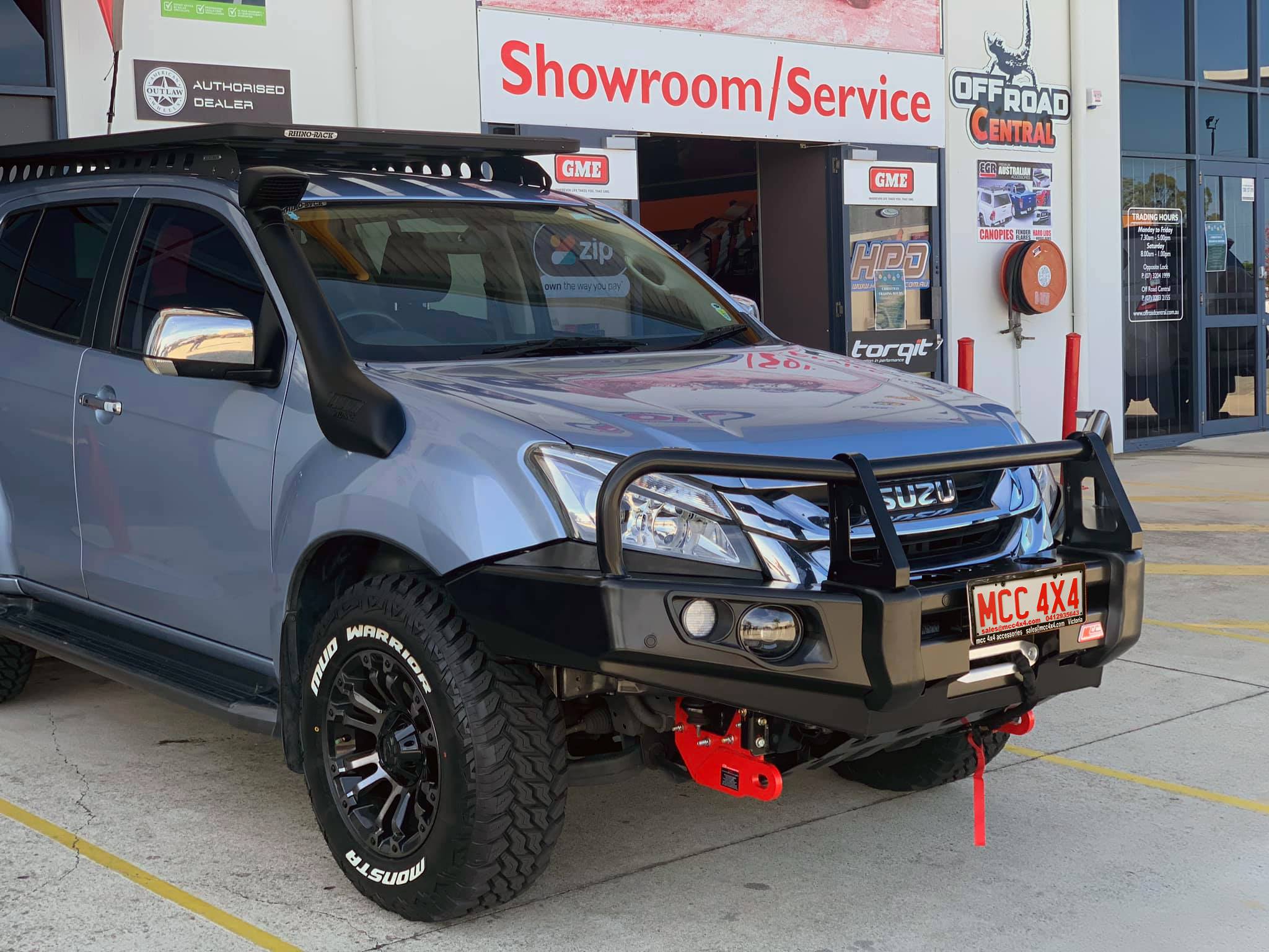 POSTI13-ISUZU-RT50-2013-2016-MCC-POST-TYPE-BUMPER-REPL-BULLBAR-2-Copy